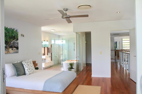 Casuarina Beachfront House - Hostie Properties - Accommodation Sunshine Coast 3