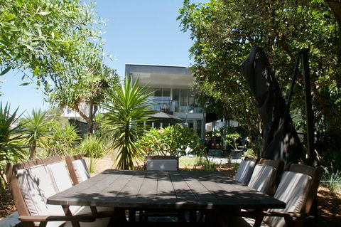 Casuarina Beachfront House - Hostie Properties - Accommodation Sunshine Coast 14
