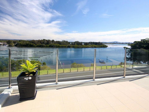 Regatta 13 - Accommodation Sunshine Coast 1