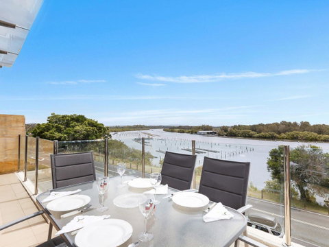 Regatta 13 - Accommodation Sunshine Coast 0