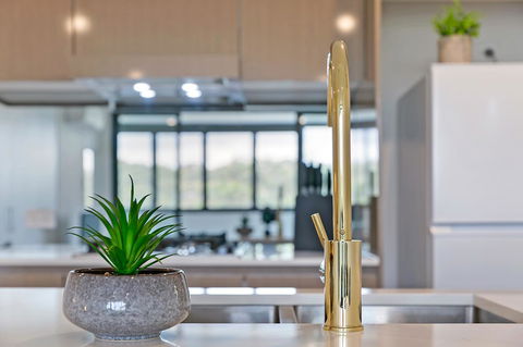 Stylish And Neat Two Bed Apartment In Wentworth Point - Accommodation Sunshine Coast 2
