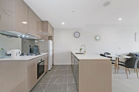 Stylish And Neat Two Bed Apartment In Wentworth Point - Accommodation Sunshine Coast 5