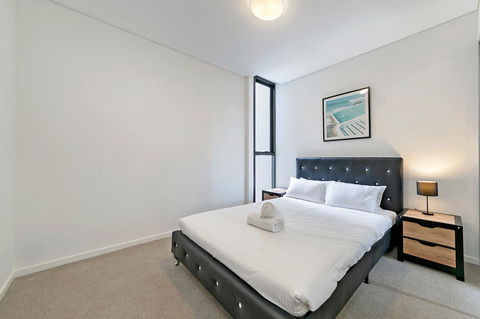 Stylish And Neat Two Bed Apartment In Wentworth Point - Accommodation Sunshine Coast 6