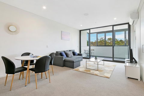 Stylish And Neat Two Bed Apartment In Wentworth Point - Accommodation Sunshine Coast 4