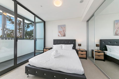 Stylish And Neat Two Bed Apartment In Wentworth Point - Accommodation Sunshine Coast 7