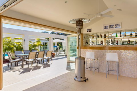 One Mile Mansion - Private Coastal Retreat FREE FAMILY ADVENTURE PASS - Accommodation Sunshine Coast 19