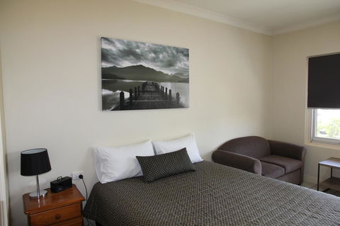 Tumut Apartments - Accommodation Sunshine Coast 4