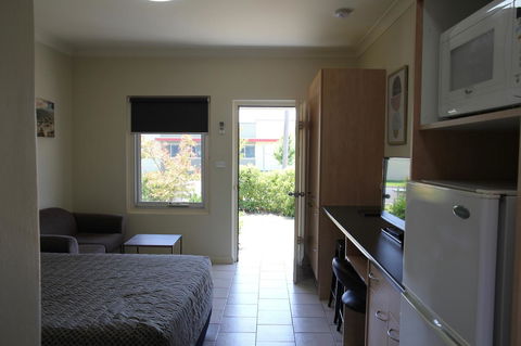 Tumut Apartments - Accommodation Sunshine Coast 6