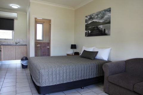 Tumut Apartments - Accommodation Sunshine Coast 3