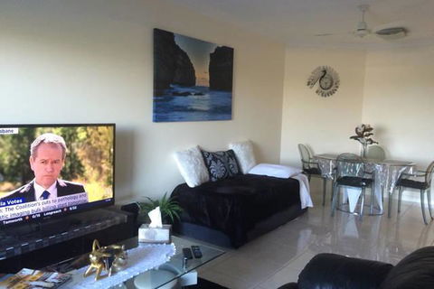 Nomikis\'On The Avenue - Accommodation Sunshine Coast 18