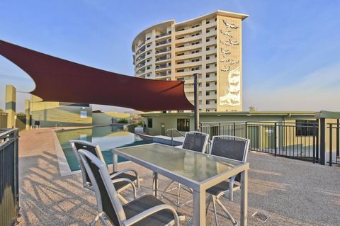 Nomikis\'On The Avenue - Accommodation Sunshine Coast 12
