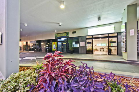 Nomikis\'On The Avenue - Accommodation Sunshine Coast 19