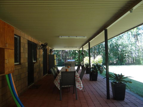 DARWIN'S SHADY ACRES RETREAT - Accommodation Sunshine Coast 6