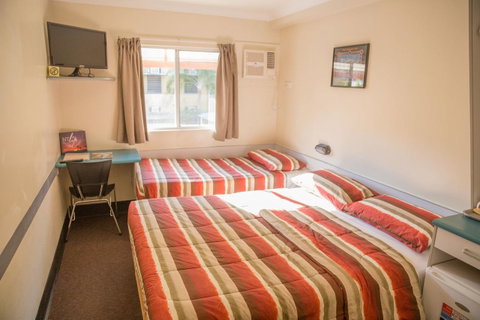 Value Inn - Accommodation Sunshine Coast 5
