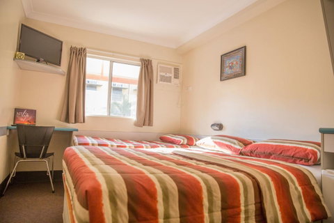 Value Inn - Accommodation Sunshine Coast 4