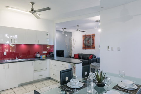 CitySide Apartment - 2 Bedroom With Private Courtyard - Accommodation Sunshine Coast 0