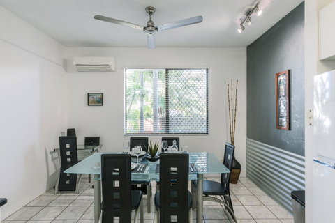 CitySide Apartment - 2 Bedroom With Private Courtyard - Accommodation Sunshine Coast 9