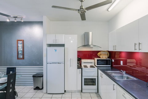 CitySide Apartment - 2 Bedroom With Private Courtyard - Accommodation Sunshine Coast 3