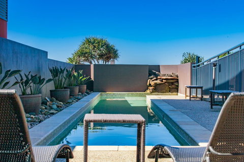 Lennox Holiday Apartments - Accommodation Sunshine Coast 3