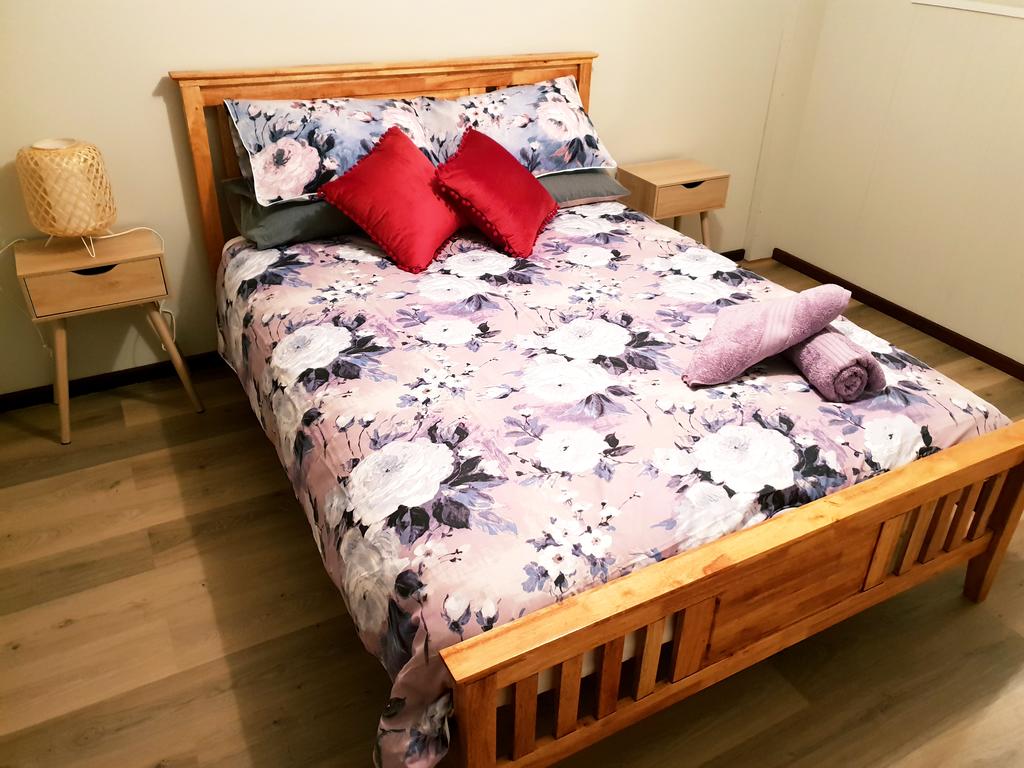 Waggrakine WA Accommodation Sunshine Coast