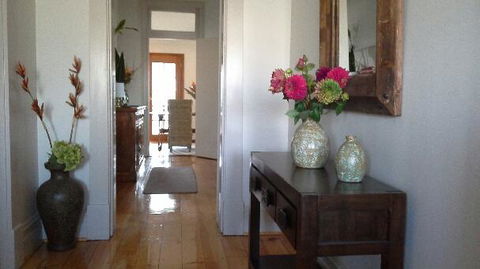 Book Keepers Cottage - Accommodation Sunshine Coast 0