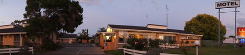 Bordertown Dukes Motorinn - Accommodation Sunshine Coast 0