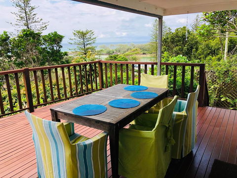 BOSCOBEL COTTAGE - MAGICAL BEACH & RIVER VIEWS - KINGSCLIFF - Accommodation Sunshine Coast 1