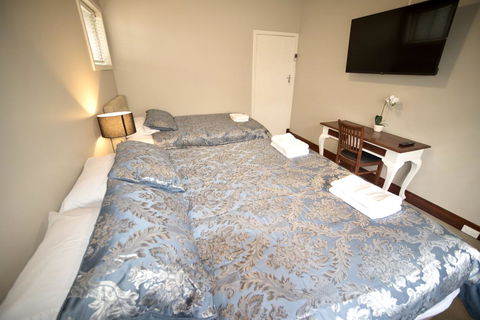 Boucher Manor - Northam. - Accommodation Sunshine Coast 2