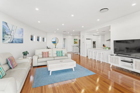 Boulder Bay Rd 2/2 - Fingal Bay - Accommodation Sunshine Coast 3