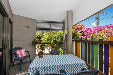 BOUTIQUE APARTMENTS BEACH LOCATION - Accommodation Sunshine Coast 3