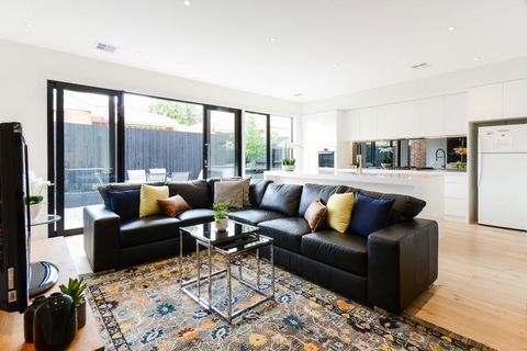 Boutique Stays-Murrumbeena Place 1 - Accommodation Sunshine Coast 0