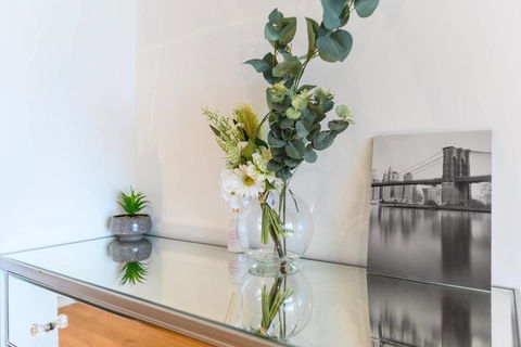 Box Hill 1 Bedroom Apartment With Ultimate View - Accommodation Sunshine Coast 2