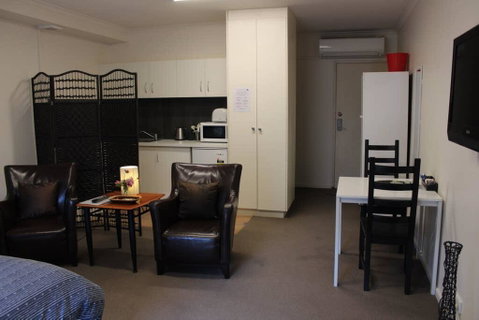 Box Hill Studio 3 At Canterbury Gardens - Accommodation Sunshine Coast 2