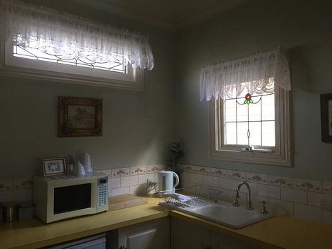 Braeside Garden Cottages - Accommodation Sunshine Coast 3