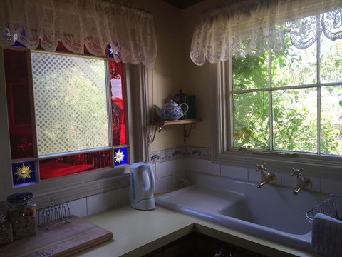 Braeside Garden Cottages - Accommodation Sunshine Coast 1