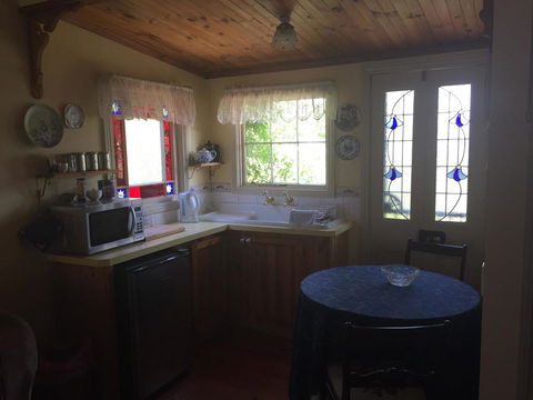 Braeside Garden Cottages - Accommodation Sunshine Coast 2