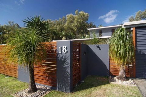 Bramston Beach - Luxury Holiday House - Accommodation Sunshine Coast 2