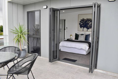 Brand New 2 Bed Apartment With Stunning City Views - Accommodation Sunshine Coast 2