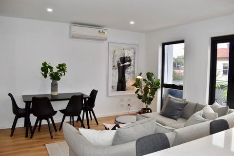 Brand New 2 Bed Apartment With Stunning City Views - Accommodation Sunshine Coast 0