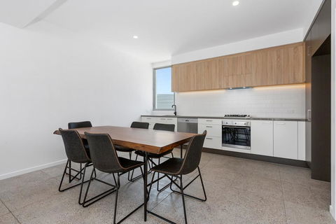 BRAND NEW OCEAN AVENUE TOWNHOUSE - Accommodation Sunshine Coast 0