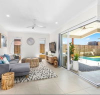 Brand New PRIZE HOME 50m path to beach - Accommodation Sunshine Coast