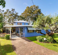 Bribie Beach House Waterfront directly across the road - Solander Esp Banksia Beach - Accommodation Sunshine Coast