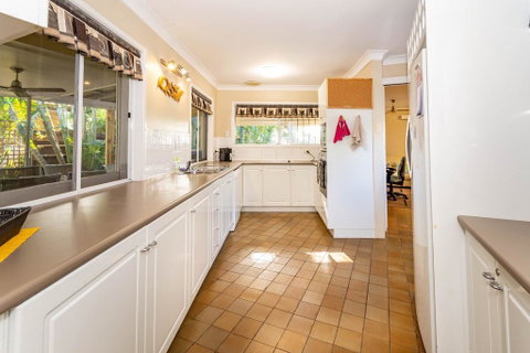 Bribie Beach House, Waterfront Directly Across The Road - Solander Esp, Banksia Beach - Accommodation Sunshine Coast 2