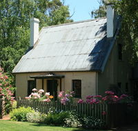 Brickendon - Accommodation Sunshine Coast