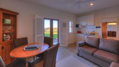 Bridle Guesthouse - Accommodation Sunshine Coast 0