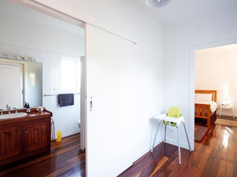 Bridle Guesthouse - Accommodation Sunshine Coast 3