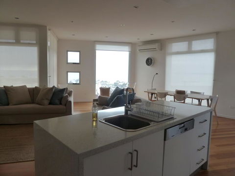 Bridport Horizon Views - Accommodation Sunshine Coast 2