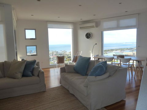 Bridport Horizon Views - Accommodation Sunshine Coast 3
