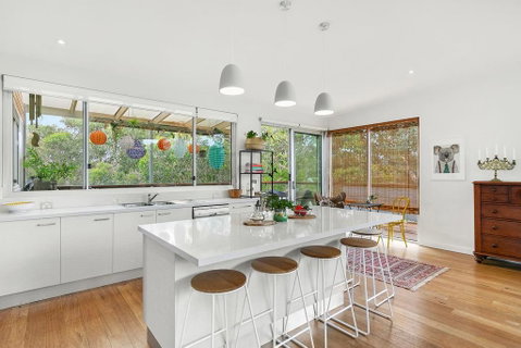 Bristlebird - Beach 650m, Pets, Fireplace, Linen, 4 Bdrm, WiFi - Accommodation Sunshine Coast 1