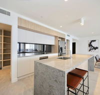 Broadbeach New Luxury Vue 17 Beach Views - Accommodation Sunshine Coast
